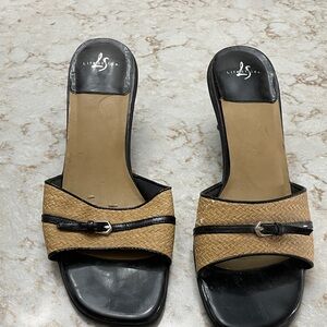 Black and Tan Women's Mules